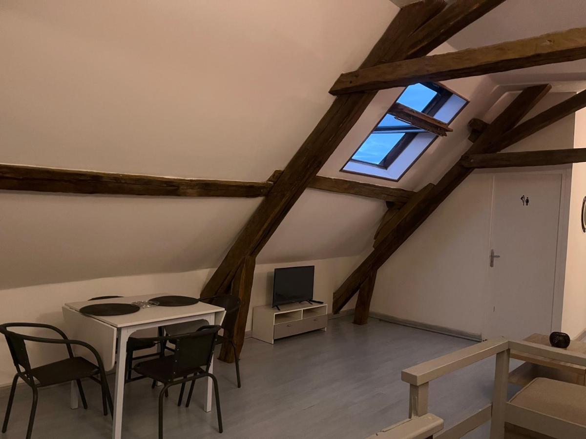 Chablis: Grand Studio En Plein Centre Ville Exterior photo